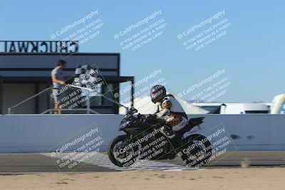 media/Nov-06-2023-Moto Forza (Mon) [[ce023d0744]]/4-Beginner Group/Session 4 (Finish Line Checker)/